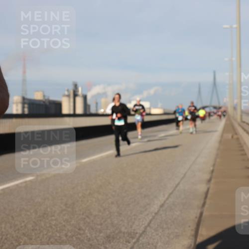 03.10.2025 - Köhlbrandbrückenlauf Lena Gebhardt http://msf.ph/oto/9132233 03.10.2025 09:50:22 Position 2  meine-sportfotos.de