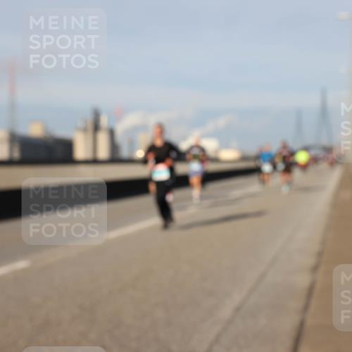 03.10.2025 - Köhlbrandbrückenlauf Lena Gebhardt http://msf.ph/oto/9132242 03.10.2025 09:50:22 Position 2  meine-sportfotos.de