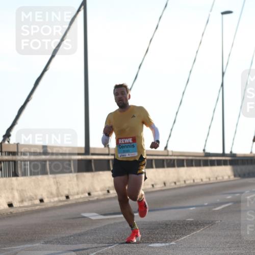 03.10.2025 - Köhlbrandbrückenlauf Yannick Fuchs http://msf.ph/oto/9132244 03.10.2025 08:17:42 Position 1 3590 meine-sportfotos.de