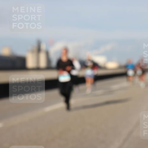 03.10.2025 - Köhlbrandbrückenlauf Lena Gebhardt http://msf.ph/oto/9132245 03.10.2025 09:50:22 Position 2  meine-sportfotos.de