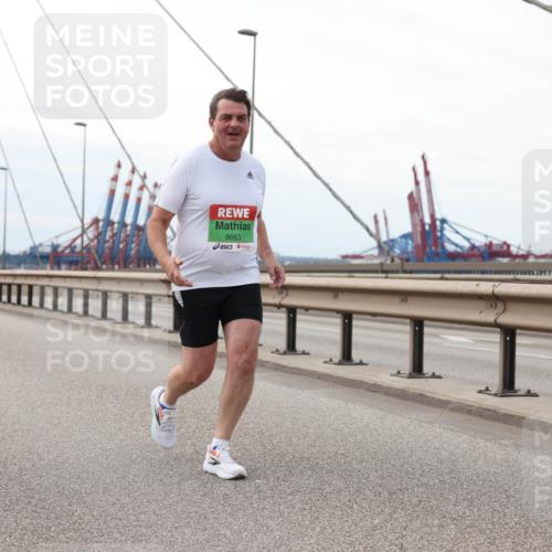 03.10.2025 - Köhlbrandbrückenlauf Lena Gebhardt http://msf.ph/oto/9132246 03.10.2025 16:10:18 Position 2 8663, 75111 meine-sportfotos.de