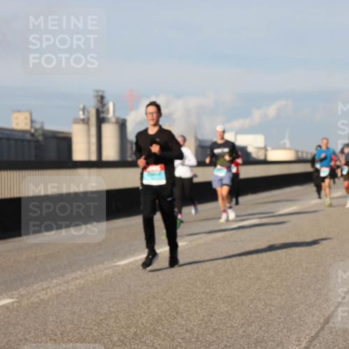 03.10.2025 - Köhlbrandbrückenlauf Lena Gebhardt http://msf.ph/oto/9132252 03.10.2025 09:50:22 Position 2  meine-sportfotos.de