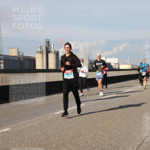 03.10.2025 - Köhlbrandbrückenlauf Lena Gebhardt http://msf.ph/oto/9132254 03.10.2025 09:50:22 Position 2 3411 meine-sportfotos.de