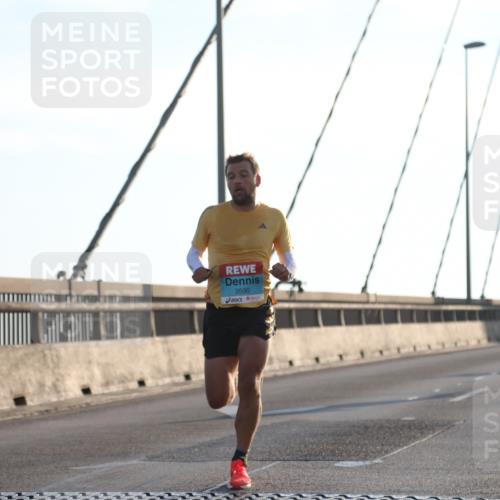 03.10.2025 - Köhlbrandbrückenlauf Yannick Fuchs http://msf.ph/oto/9132256 03.10.2025 08:17:43 Position 1 3590 meine-sportfotos.de
