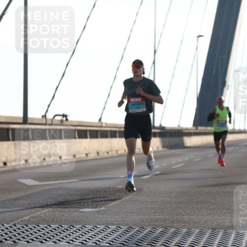 03.10.2025 - Köhlbrandbrückenlauf Yannick Fuchs http://msf.ph/oto/9132278 03.10.2025 08:17:44 Position 1  meine-sportfotos.de