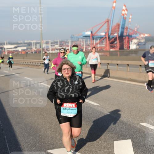 03.10.2025 - Köhlbrandbrückenlauf Yannick Fuchs http://msf.ph/oto/9132279 03.10.2025 09:04:15 Position 2 3319 meine-sportfotos.de
