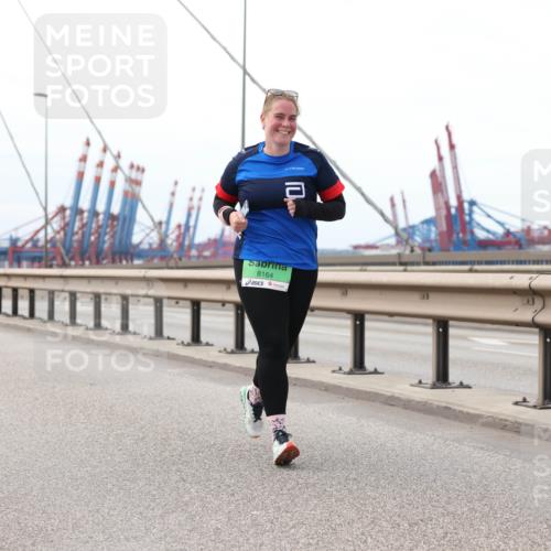 03.10.2025 - Köhlbrandbrückenlauf Lena Gebhardt http://msf.ph/oto/9132281 03.10.2025 16:10:26 Position 2 8164 meine-sportfotos.de