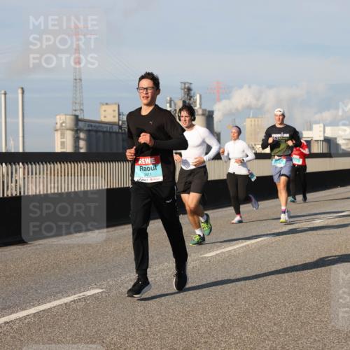 03.10.2025 - Köhlbrandbrückenlauf Lena Gebhardt http://msf.ph/oto/9132282 03.10.2025 09:50:23 Position 2 3411 meine-sportfotos.de
