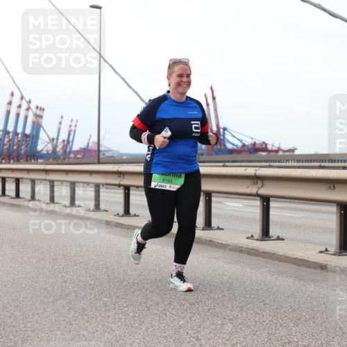 03.10.2025 - Köhlbrandbrückenlauf Lena Gebhardt http://msf.ph/oto/9132287 03.10.2025 16:10:26 Position 2 8164 meine-sportfotos.de