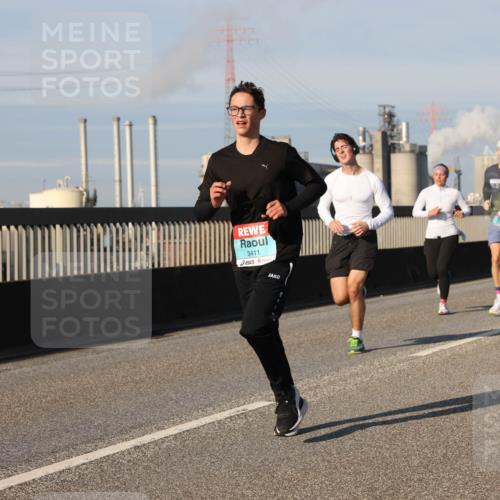 03.10.2025 - Köhlbrandbrückenlauf Lena Gebhardt http://msf.ph/oto/9132300 03.10.2025 09:50:23 Position 2 3411 meine-sportfotos.de