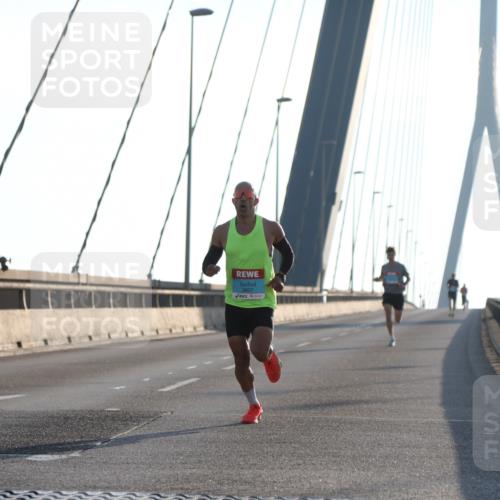 03.10.2025 - Köhlbrandbrückenlauf Yannick Fuchs http://msf.ph/oto/9132314 03.10.2025 08:17:46 Position 1 3807 meine-sportfotos.de