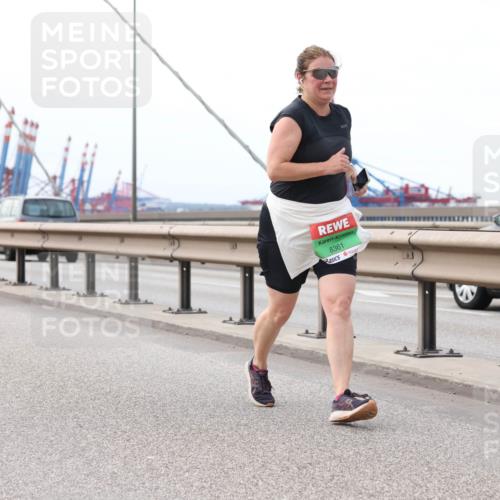03.10.2025 - Köhlbrandbrückenlauf Lena Gebhardt http://msf.ph/oto/9132315 03.10.2025 16:10:31 Position 2 8361 meine-sportfotos.de