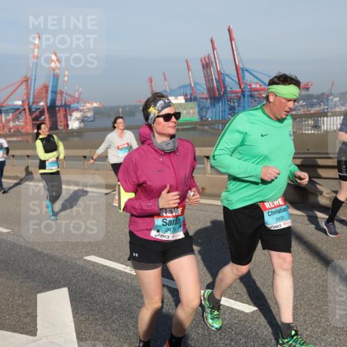 03.10.2025 - Köhlbrandbrückenlauf Yannick Fuchs http://msf.ph/oto/9132321 03.10.2025 09:04:19 Position 2 2479, 2839 meine-sportfotos.de