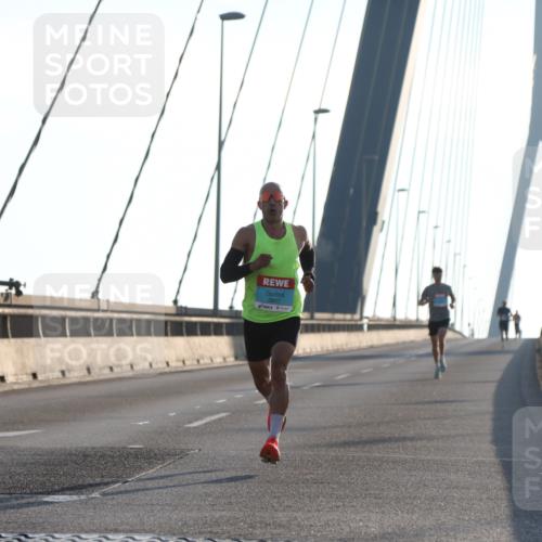 03.10.2025 - Köhlbrandbrückenlauf Yannick Fuchs http://msf.ph/oto/9132322 03.10.2025 08:17:47 Position 1 3807 meine-sportfotos.de