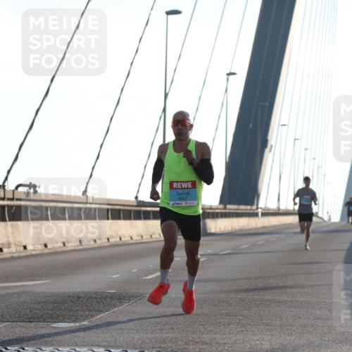 03.10.2025 - Köhlbrandbrückenlauf Yannick Fuchs http://msf.ph/oto/9132334 03.10.2025 08:17:47 Position 1 3807 meine-sportfotos.de