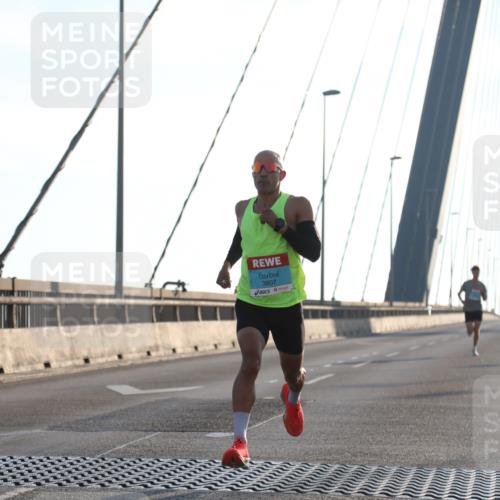 03.10.2025 - Köhlbrandbrückenlauf Yannick Fuchs http://msf.ph/oto/9132352 03.10.2025 08:17:48 Position 1 3807 meine-sportfotos.de