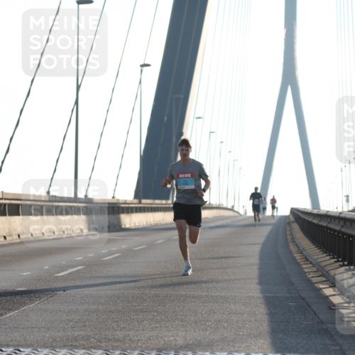 03.10.2025 - Köhlbrandbrückenlauf Yannick Fuchs http://msf.ph/oto/9132381 03.10.2025 08:17:50 Position 1  meine-sportfotos.de
