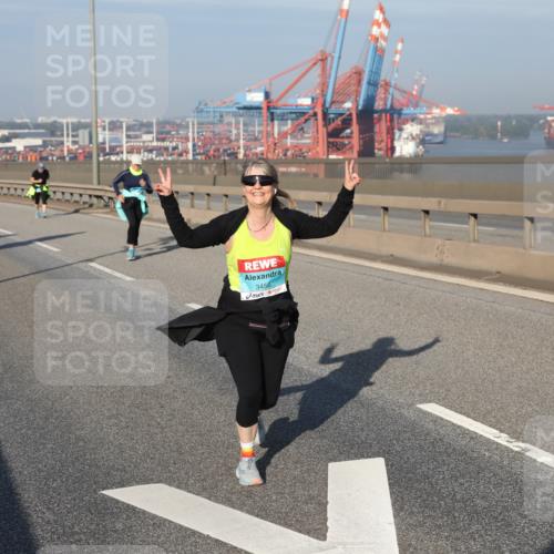03.10.2025 - Köhlbrandbrückenlauf Yannick Fuchs http://msf.ph/oto/9132385 03.10.2025 09:04:25 Position 2 3456 meine-sportfotos.de