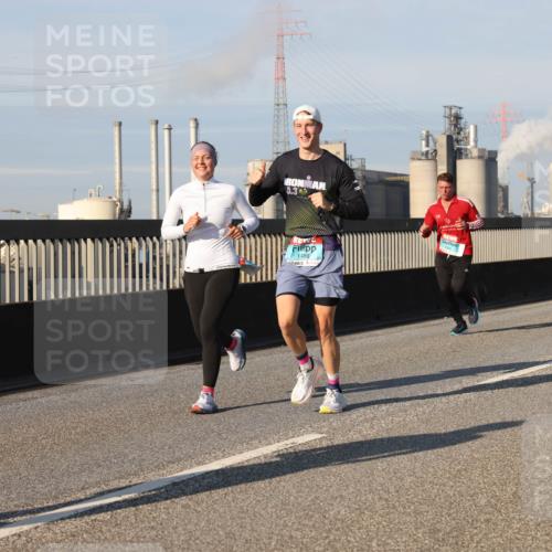 03.10.2025 - Köhlbrandbrückenlauf Lena Gebhardt http://msf.ph/oto/9132390 03.10.2025 09:50:26 Position 2 0, 3, 1486 meine-sportfotos.de