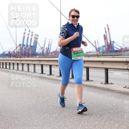 03.10.2025 - Köhlbrandbrückenlauf Lena Gebhardt http://msf.ph/oto/9132394 03.10.2025 16:10:38 Position 2 8347 meine-sportfotos.de