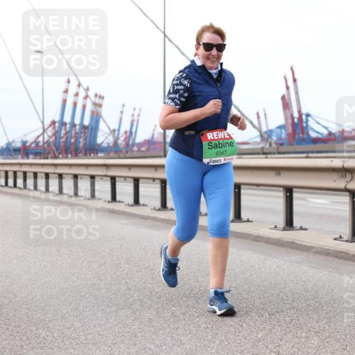 03.10.2025 - Köhlbrandbrückenlauf Lena Gebhardt http://msf.ph/oto/9132397 03.10.2025 16:10:38 Position 2 8347 meine-sportfotos.de