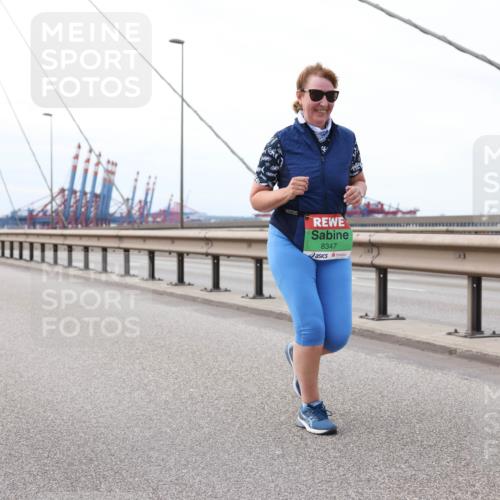 03.10.2025 - Köhlbrandbrückenlauf Lena Gebhardt http://msf.ph/oto/9132408 03.10.2025 16:10:39 Position 2 8347 meine-sportfotos.de