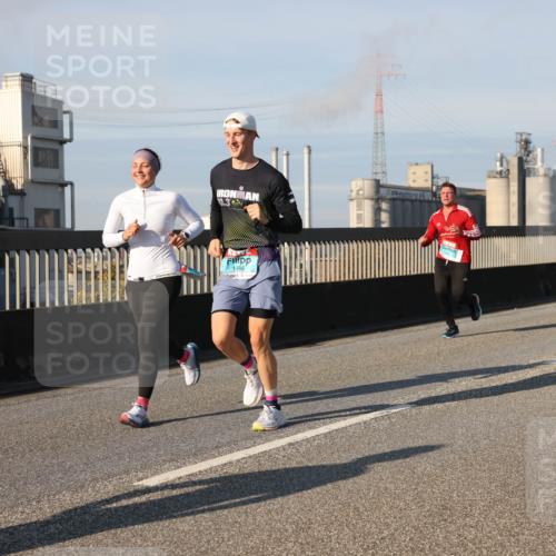 03.10.2025 - Köhlbrandbrückenlauf Lena Gebhardt http://msf.ph/oto/9132415 03.10.2025 09:50:26 Position 2 10, 3, 1486 meine-sportfotos.de