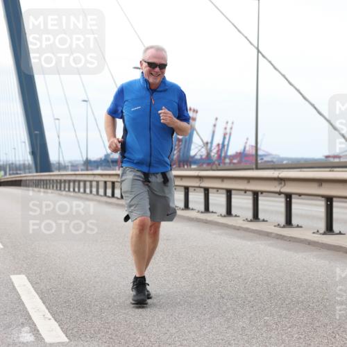 03.10.2025 - Köhlbrandbrückenlauf Lena Gebhardt http://msf.ph/oto/9132463 03.10.2025 16:11:00 Position 2  meine-sportfotos.de