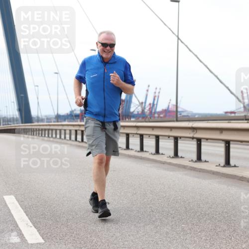 03.10.2025 - Köhlbrandbrückenlauf Lena Gebhardt http://msf.ph/oto/9132465 03.10.2025 16:11:00 Position 2  meine-sportfotos.de