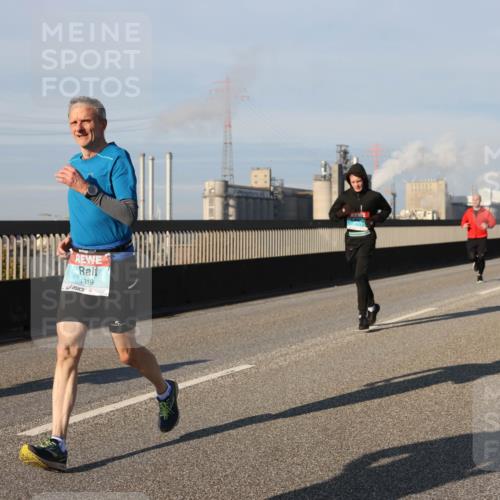 03.10.2025 - Köhlbrandbrückenlauf Lena Gebhardt http://msf.ph/oto/9132536 03.10.2025 09:50:29 Position 2 1319 meine-sportfotos.de