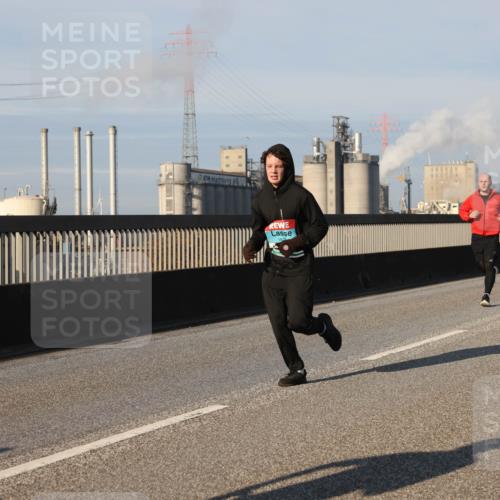 03.10.2025 - Köhlbrandbrückenlauf Lena Gebhardt http://msf.ph/oto/9132564 03.10.2025 09:50:30 Position 2  meine-sportfotos.de