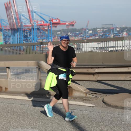 03.10.2025 - Köhlbrandbrückenlauf Yannick Fuchs http://msf.ph/oto/9132565 03.10.2025 09:04:42 Position 2 260 meine-sportfotos.de