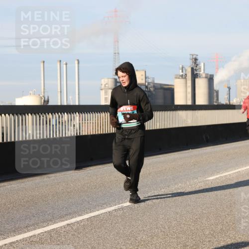 03.10.2025 - Köhlbrandbrückenlauf Lena Gebhardt http://msf.ph/oto/9132576 03.10.2025 09:50:30 Position 2  meine-sportfotos.de