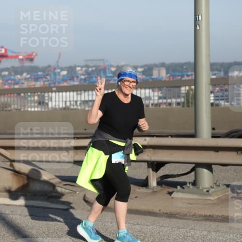 03.10.2025 - Köhlbrandbrückenlauf Yannick Fuchs http://msf.ph/oto/9132589 03.10.2025 09:04:42 Position 2 118 meine-sportfotos.de