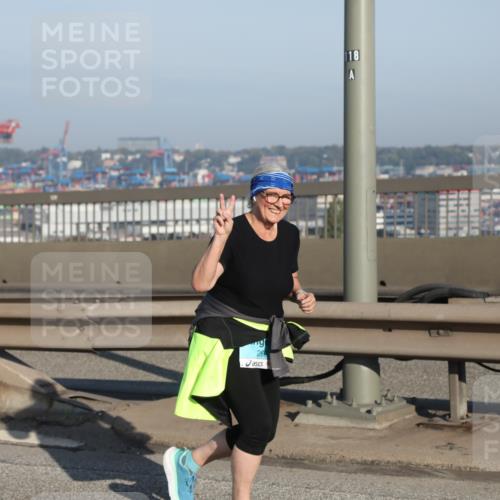 03.10.2025 - Köhlbrandbrückenlauf Yannick Fuchs http://msf.ph/oto/9132594 03.10.2025 09:04:43 Position 2 19, 260, 118 meine-sportfotos.de