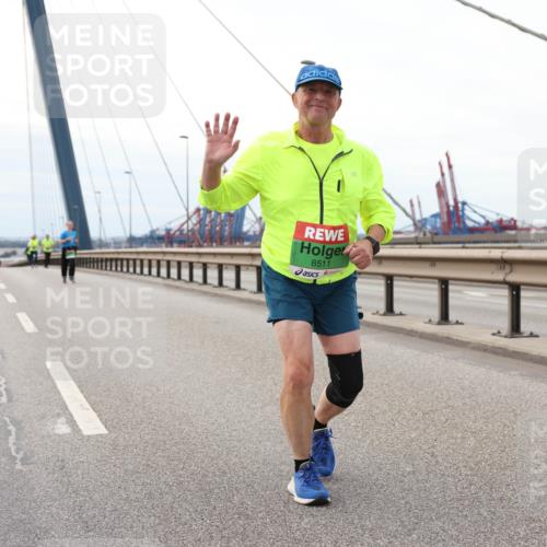 03.10.2025 - Köhlbrandbrückenlauf Lena Gebhardt http://msf.ph/oto/9132620 03.10.2025 16:12:09 Position 2 8511 meine-sportfotos.de