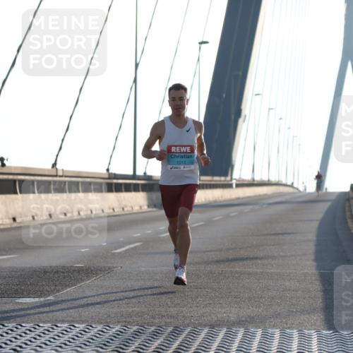 03.10.2025 - Köhlbrandbrückenlauf Yannick Fuchs http://msf.ph/oto/9132625 03.10.2025 08:18:17 Position 1 1013 meine-sportfotos.de