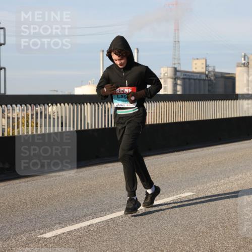 03.10.2025 - Köhlbrandbrückenlauf Lena Gebhardt http://msf.ph/oto/9132626 03.10.2025 09:50:31 Position 2 1673 meine-sportfotos.de