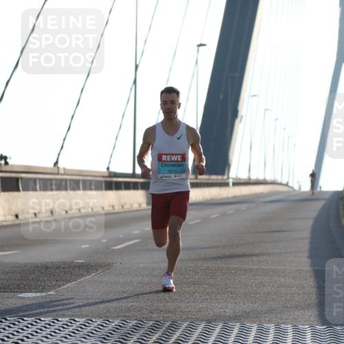 03.10.2025 - Köhlbrandbrückenlauf Yannick Fuchs http://msf.ph/oto/9132632 03.10.2025 08:18:17 Position 1 1013 meine-sportfotos.de
