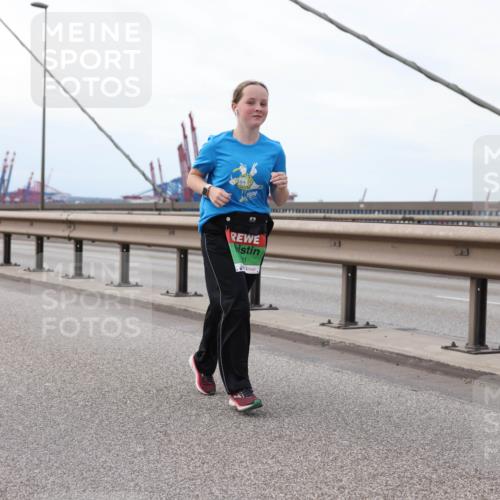03.10.2025 - Köhlbrandbrückenlauf Lena Gebhardt http://msf.ph/oto/9132644 03.10.2025 16:12:17 Position 2  meine-sportfotos.de