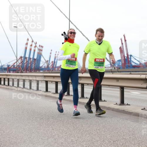 03.10.2025 - Köhlbrandbrückenlauf Lena Gebhardt http://msf.ph/oto/9132666 03.10.2025 16:12:27 Position 2 9082, 9084, 0 meine-sportfotos.de