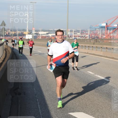 03.10.2025 - Köhlbrandbrückenlauf Yannick Fuchs http://msf.ph/oto/9132667 03.10.2025 09:04:57 Position 2  meine-sportfotos.de