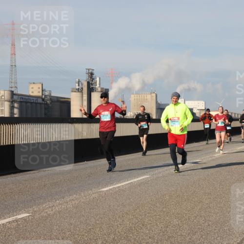 03.10.2025 - Köhlbrandbrückenlauf Lena Gebhardt http://msf.ph/oto/9132688 03.10.2025 09:50:35 Position 2  meine-sportfotos.de