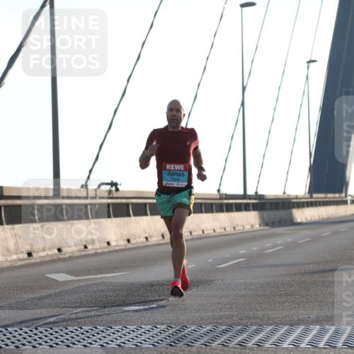03.10.2025 - Köhlbrandbrückenlauf Yannick Fuchs http://msf.ph/oto/9132699 03.10.2025 08:18:37 Position 1 2968 meine-sportfotos.de