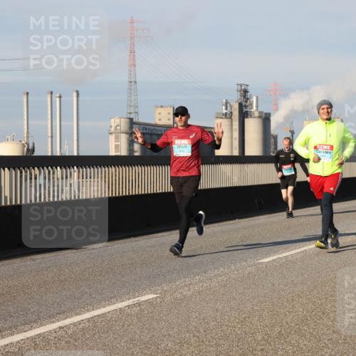 03.10.2025 - Köhlbrandbrückenlauf Lena Gebhardt http://msf.ph/oto/9132712 03.10.2025 09:50:36 Position 2 2696 meine-sportfotos.de