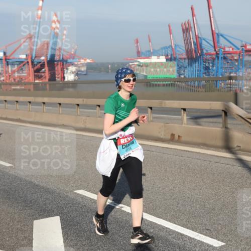 03.10.2025 - Köhlbrandbrückenlauf Yannick Fuchs http://msf.ph/oto/9132722 03.10.2025 09:05:02 Position 2 258 meine-sportfotos.de