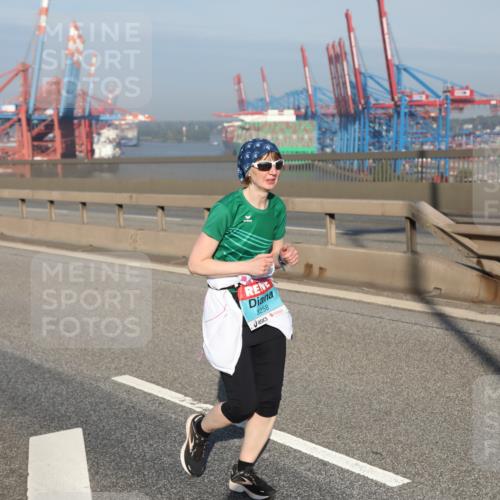 03.10.2025 - Köhlbrandbrückenlauf Yannick Fuchs http://msf.ph/oto/9132727 03.10.2025 09:05:02 Position 2 8258 meine-sportfotos.de
