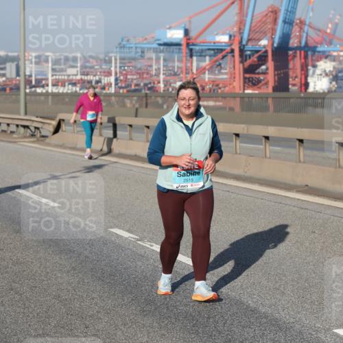 03.10.2025 - Köhlbrandbrückenlauf Yannick Fuchs http://msf.ph/oto/9132739 03.10.2025 09:05:04 Position 2 2515 meine-sportfotos.de