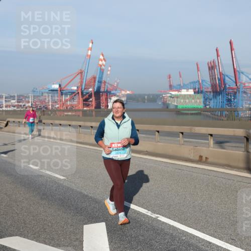 03.10.2025 - Köhlbrandbrückenlauf Yannick Fuchs http://msf.ph/oto/9132756 03.10.2025 09:05:05 Position 2 2515 meine-sportfotos.de