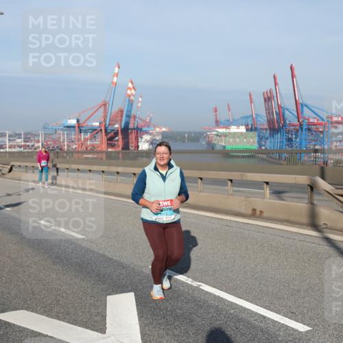 03.10.2025 - Köhlbrandbrückenlauf Yannick Fuchs http://msf.ph/oto/9132760 03.10.2025 09:05:05 Position 2 2515 meine-sportfotos.de